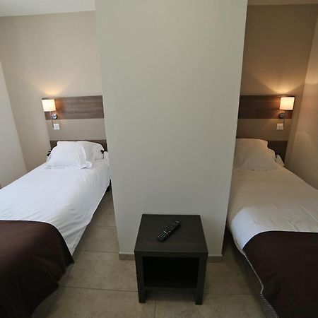 Hotel Restaurant Les Pielettes Le Rove Kamer foto
