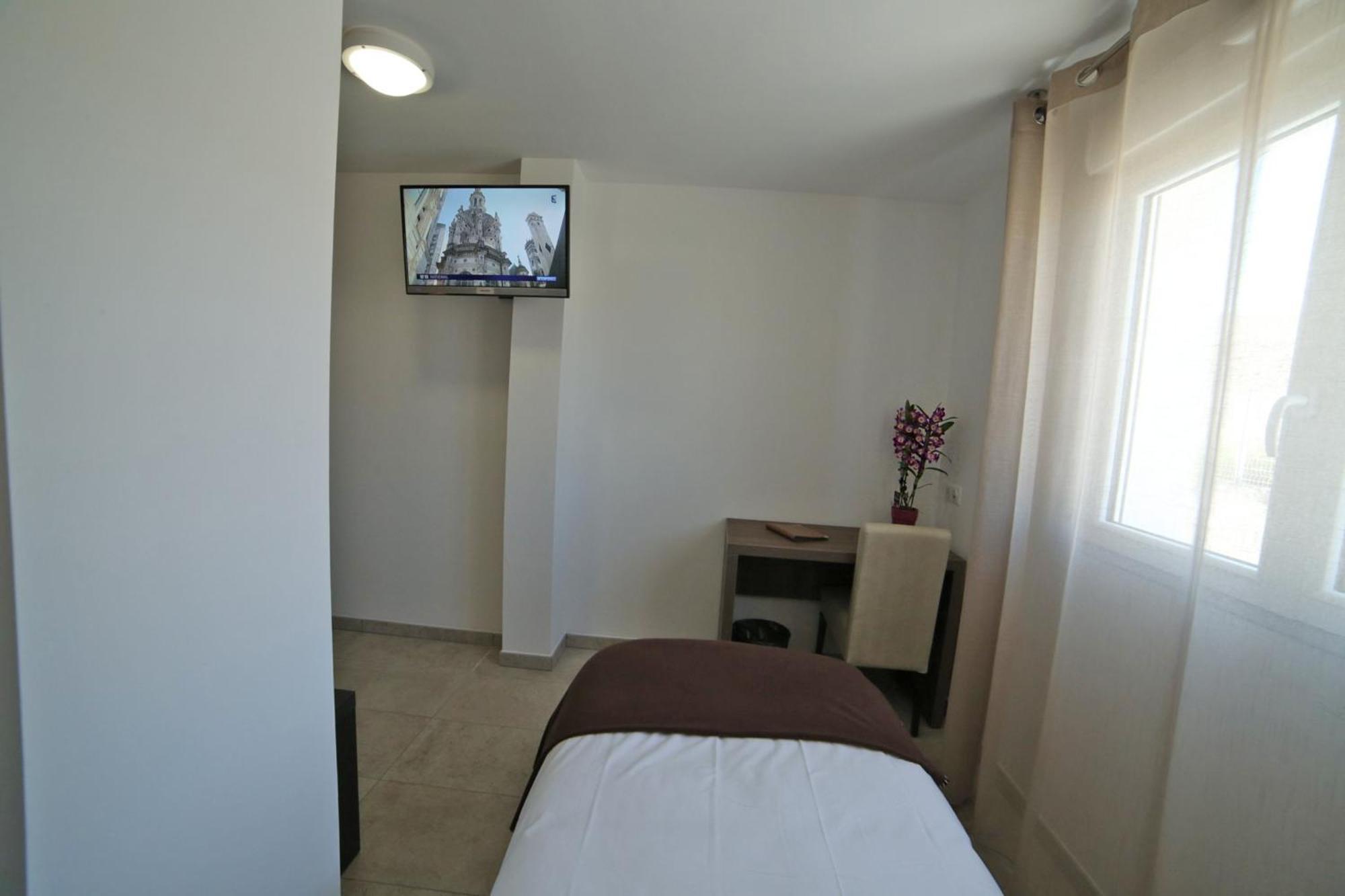 Hotel Restaurant Les Pielettes Le Rove Kamer foto