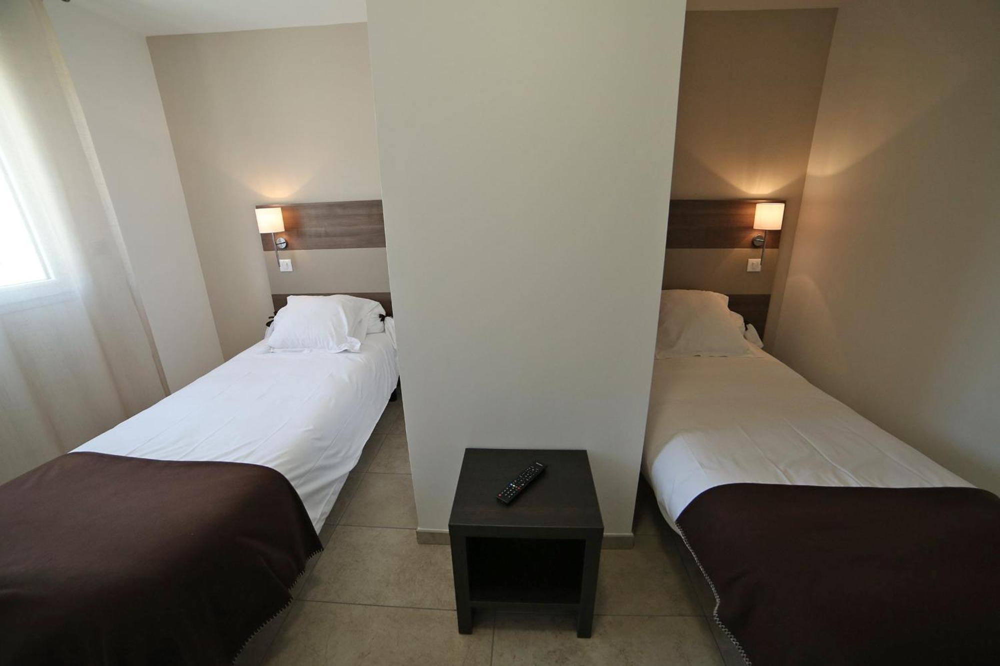 Hotel Restaurant Les Pielettes Le Rove Kamer foto