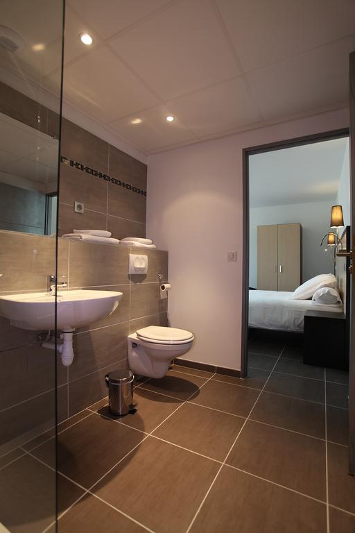 Hotel Restaurant Les Pielettes Le Rove Kamer foto