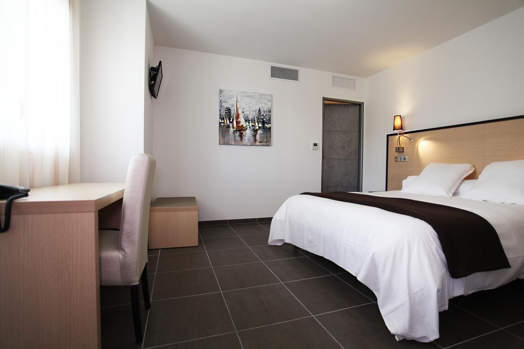 Hotel Restaurant Les Pielettes Le Rove Kamer foto