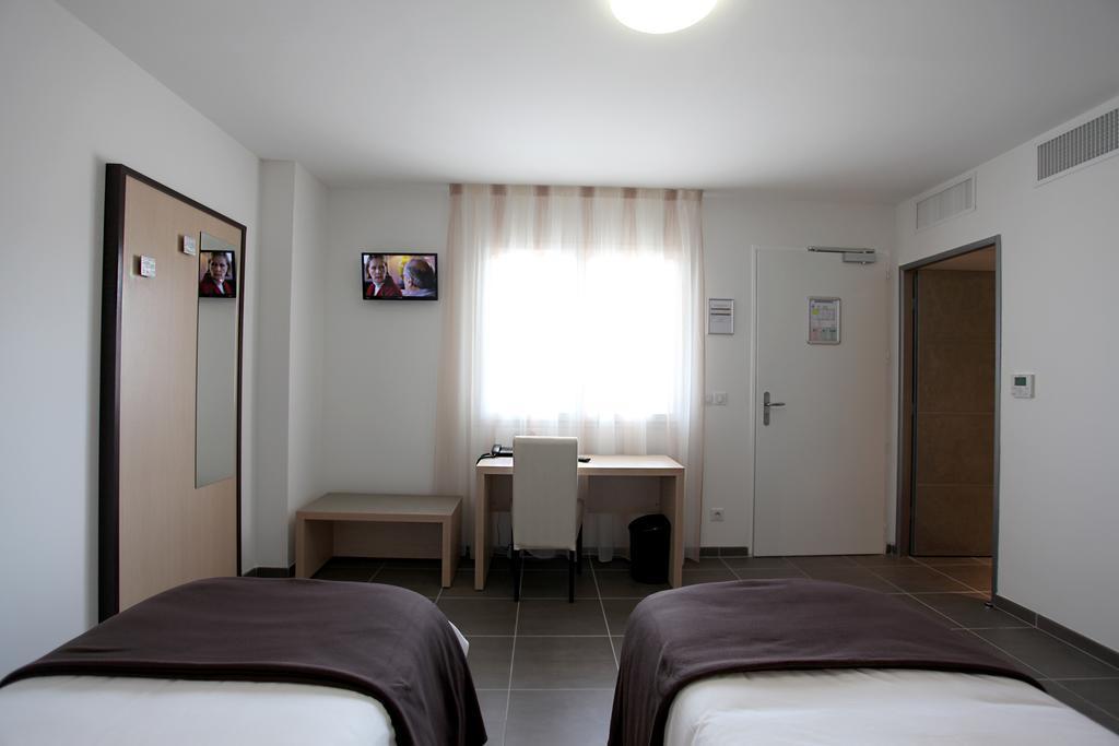 Hotel Restaurant Les Pielettes Le Rove Kamer foto